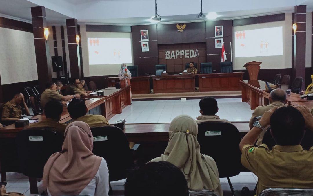 Dosen STIKKU Presentasi & Diseminasi Hasil-Hasil Penelitian di Kabupaten Kuningan